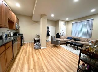 3221 N Sheffield Ave #E1, Chicago, IL 60657