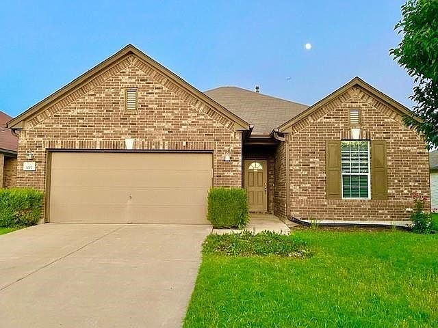1st image of 1017 Hyde Park Dr
