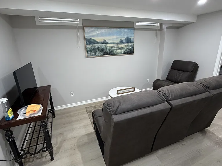 6760 Darcel Ave #BASEMENT — Photo 4