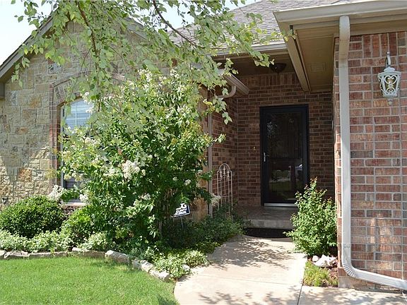 3rd image of 9021 NW 93rd Cir