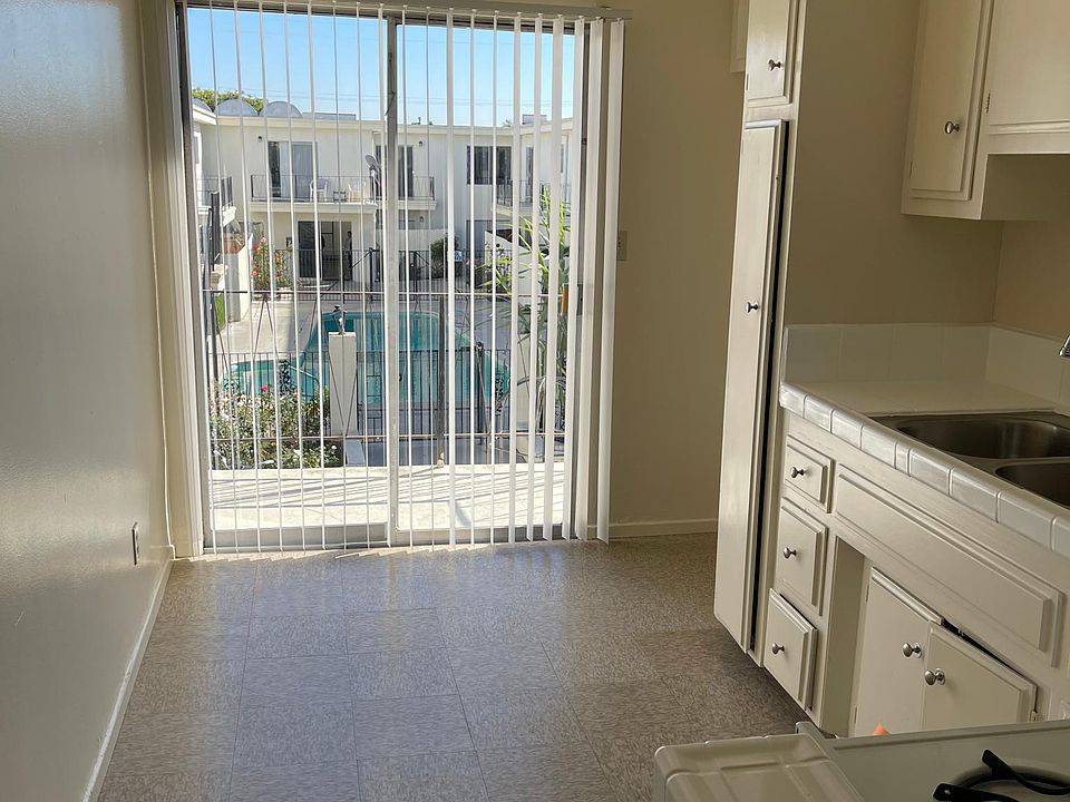 1st image of 15531 Belshire Ave #28
