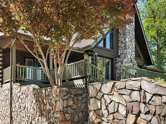 2nd image of 2404 Hunters Ridge Dr