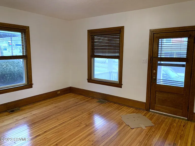 430 Broad St — Photo 3