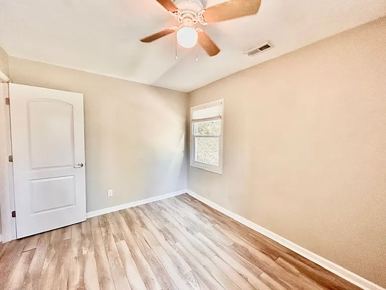 2127 Pimmit Dr — Photo 13