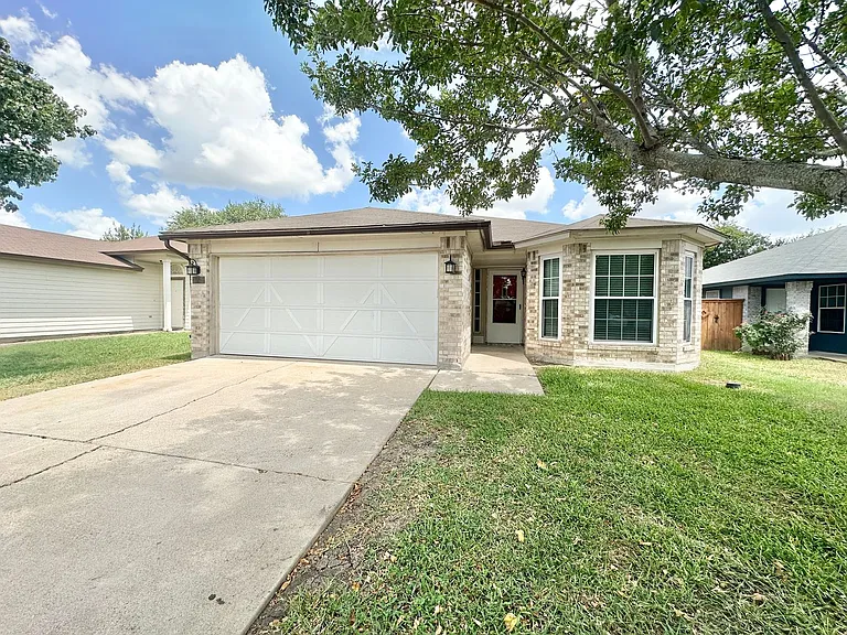 1308 Saddle Dr — Photo 1