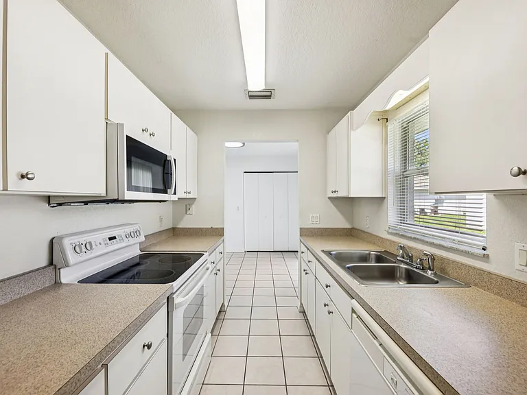 The Flats at Belleview — Photo 10