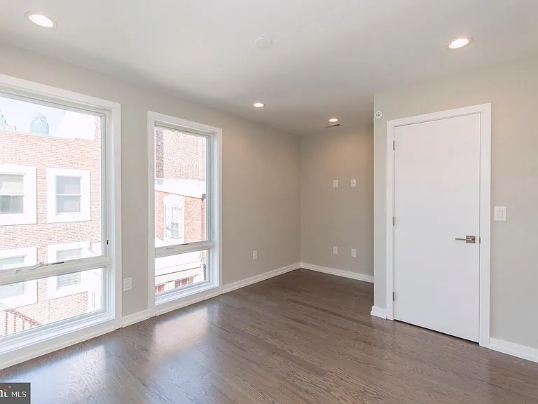 1703 Bainbridge St #2 — Photo 13