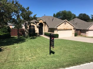 2826 W Kimball Ave, Grapevine, TX 76051