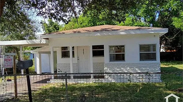 3 bed, 1044 sqft, $3,200 — Photo 1