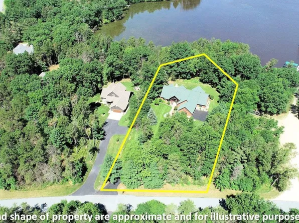 N7743 Half Moon Bay Dr W, New Lisbon, WI 53950
