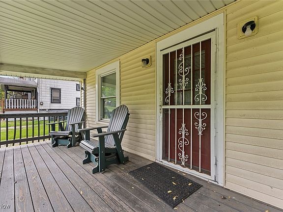 3rd image of 895 Johnston St