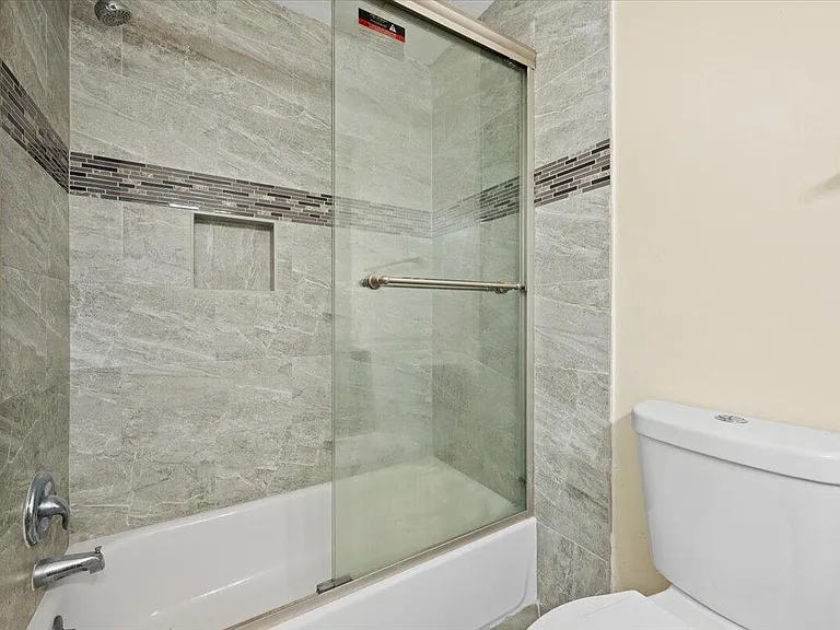 3666 Pinehurst Dr #C — Photo 15