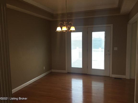 5th image of 145 Tuscany Ln