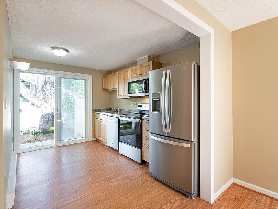 2nd image of 109 Elm St #2