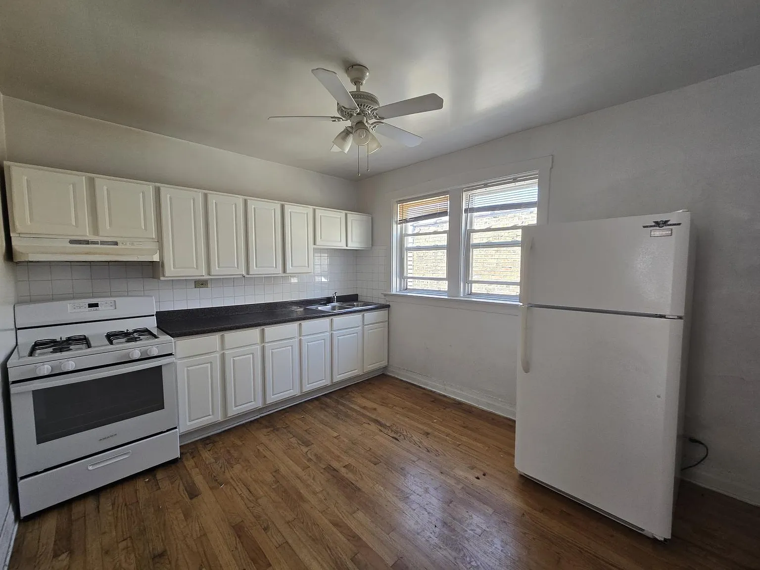 5030 North Springfield Avenue #3W — Photo 3