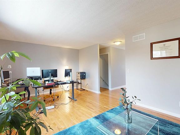 2nd image of 5603 Williamsburg Way