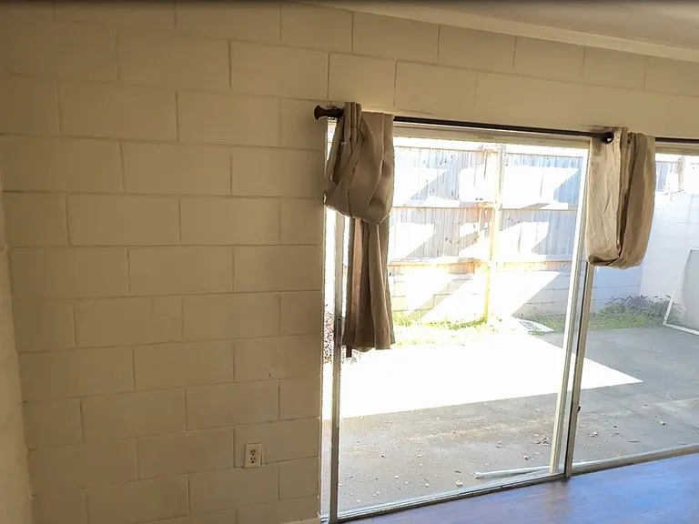 2241 W Pensacola St #44 — Photo 3