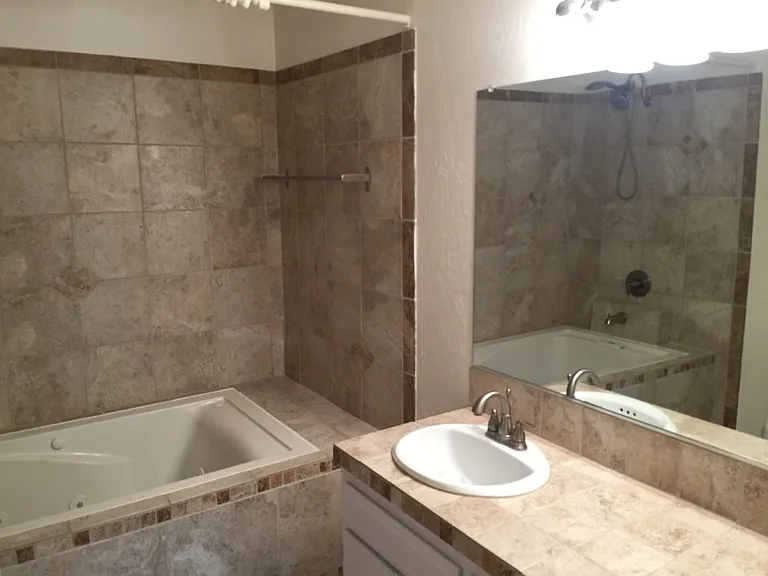 1118 Fresno St #5 — Photo 6