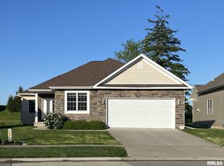 66 Cobblestone Ln, Le Claire, IA