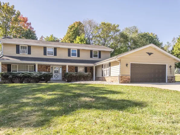 585 Forest COURT #595, Brookfield, WI 53045