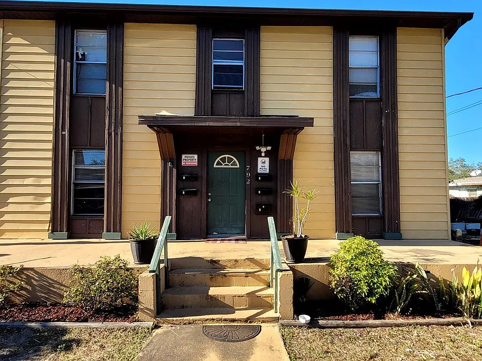 792 Aurora Rd #4
