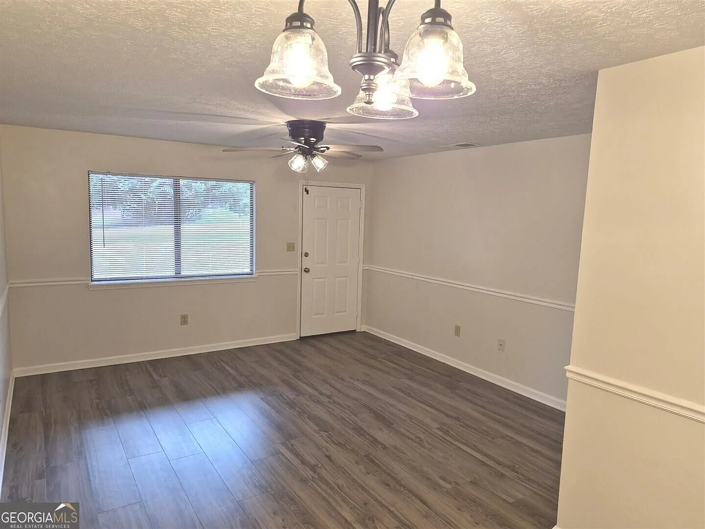 2 bed, 1.0 bath, 880 sqft, $1,100 — Photo 3