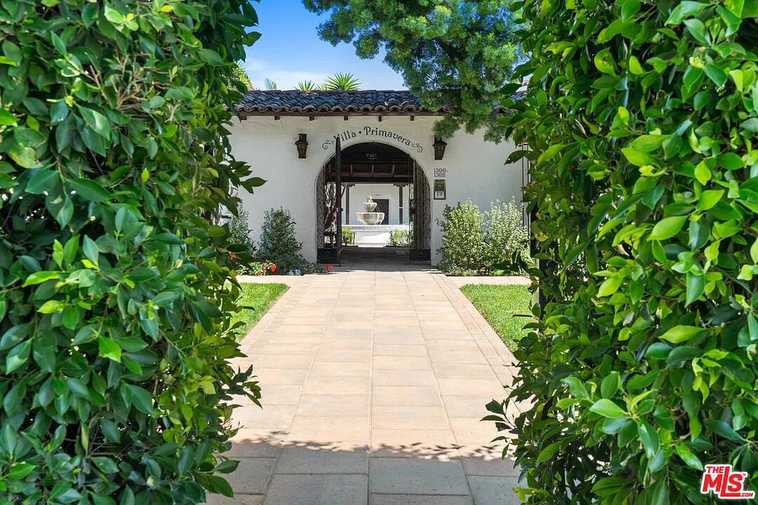 2 bed, 1.0 bath, $5,895 — Photo 2