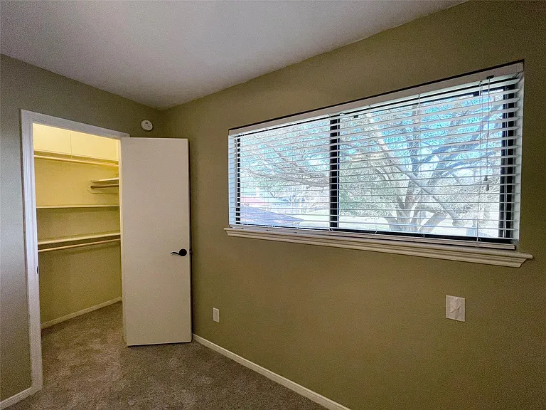 15006 Elmont Dr — Photo 37