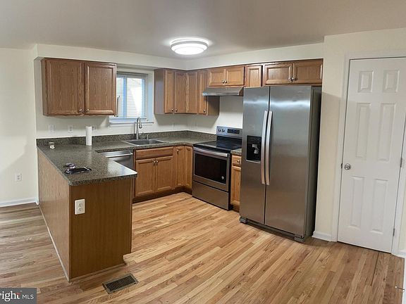 4th image of 14420 Pebble Hill Ln