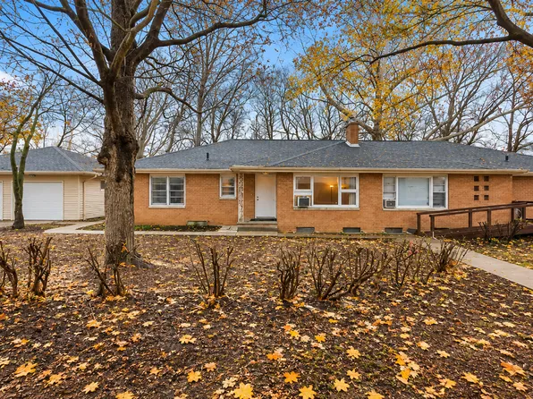 1322 Alms Dr, Champaign, IL 61820