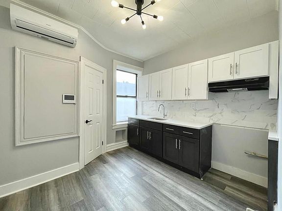 5th image of 84 Romaine Ave #11