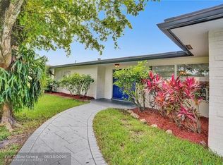 1081 NW 74th Ter, Plantation, FL 33313