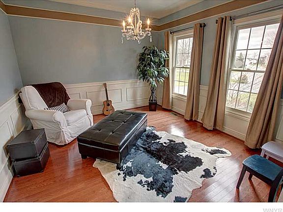4th image of 6270 Emily Ct