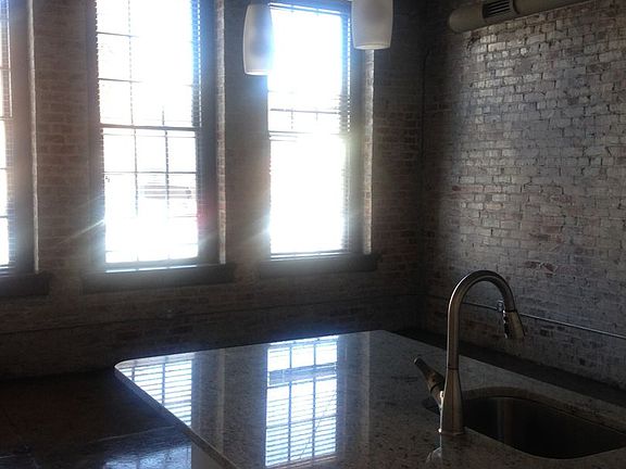 3rd image of 926 Commerce St #410