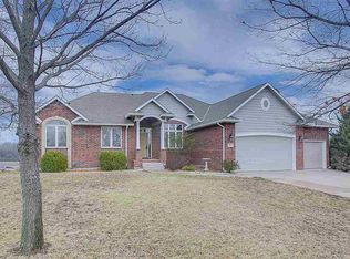 302 N Trail Creek Ct, Valley Center, KS 67147