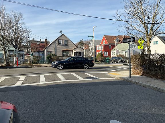 4th image of 91 Mora St