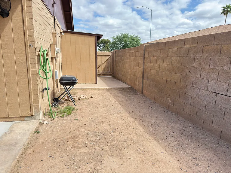 Side yard
Does not show new landscaping and grass.