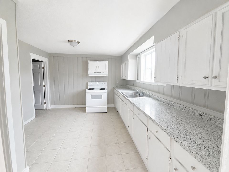 1st image of 521 Avenue C #D