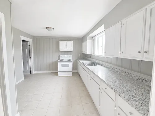 521 Avenue C #D Photo 1