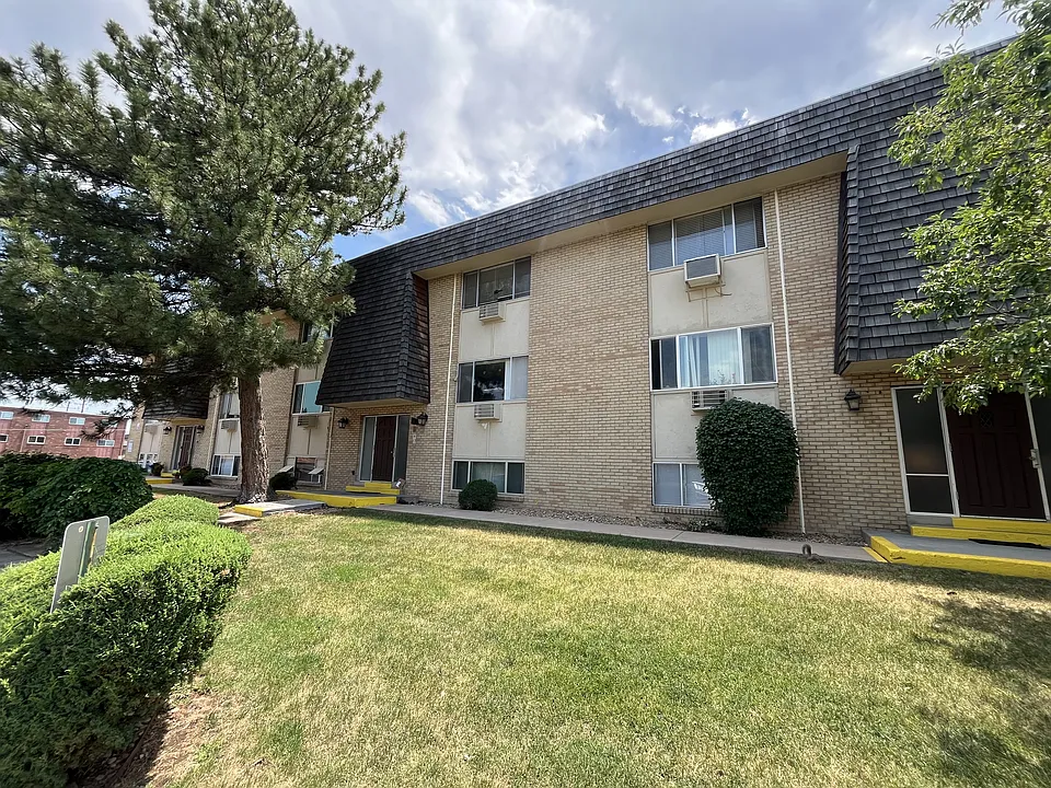 232 S Brentwood St #203