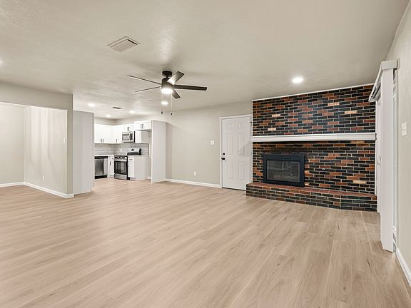 5th image of 7337 Ellis Rd