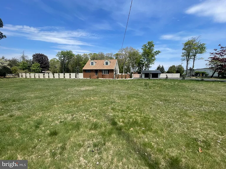 862 Johnson Rd — Photo 1