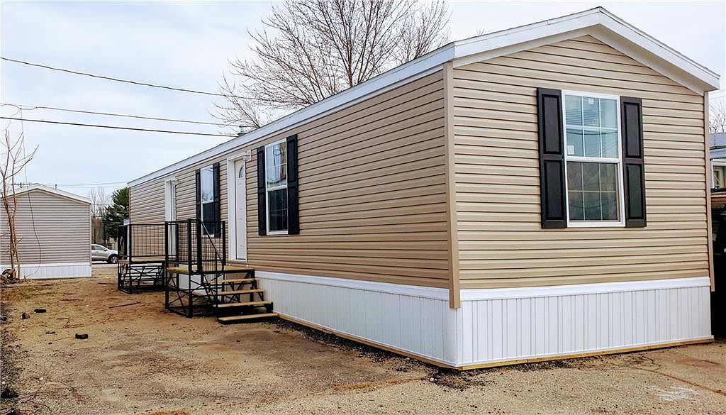 8 West Dr, Rumford, RI 02916 Zillow