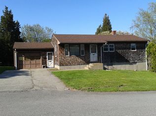 94 Fir Ave, Tiverton, RI 02878