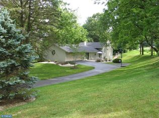 40 Pine Dr, Kirkwood, PA 17536