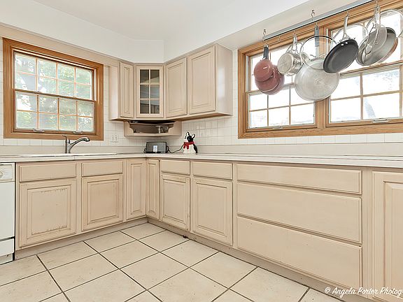 3rd image of 2935 Maria Ave