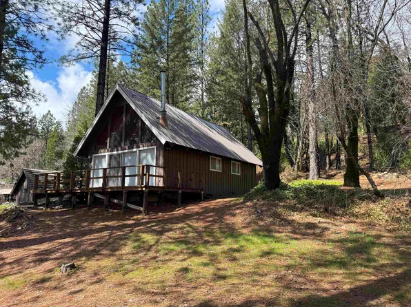 135 School St, Crescent Mills, CA 95934