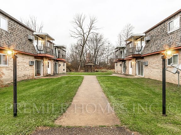 3rd image of 821 Constitution Ave #Field