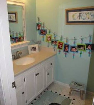 Upstairs full bath