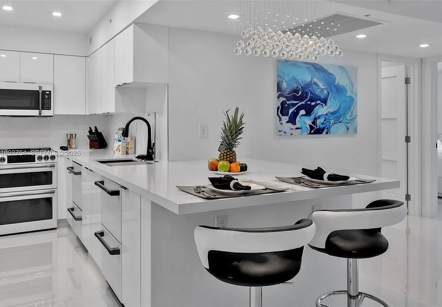 Wave Condo — Photo 4